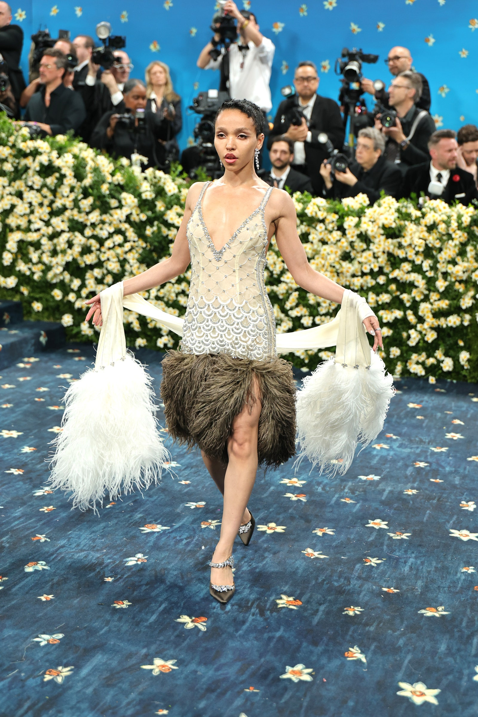 FKA Twigs w stylizacji Wales Bonner