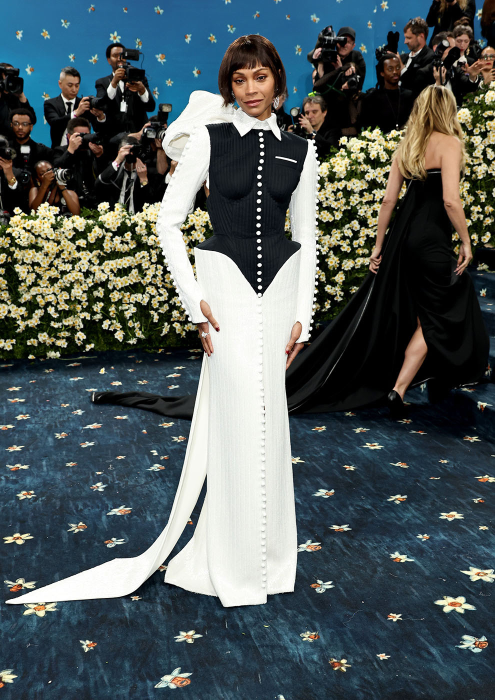 Zoe Saldana w stylizacji Thoma Browne'a