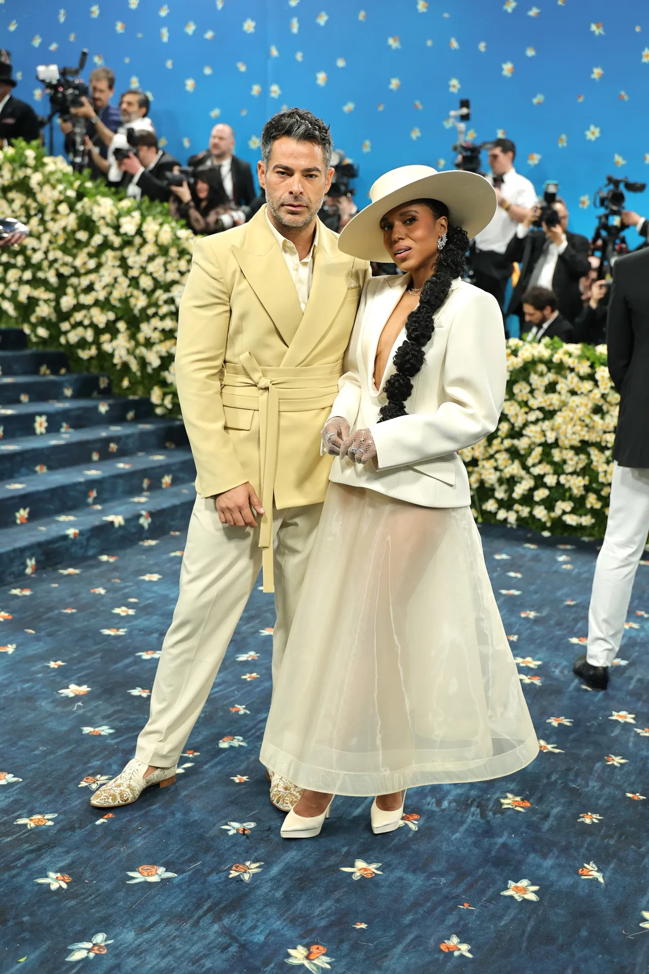 Jonathan Simkhai i Kerry Washington