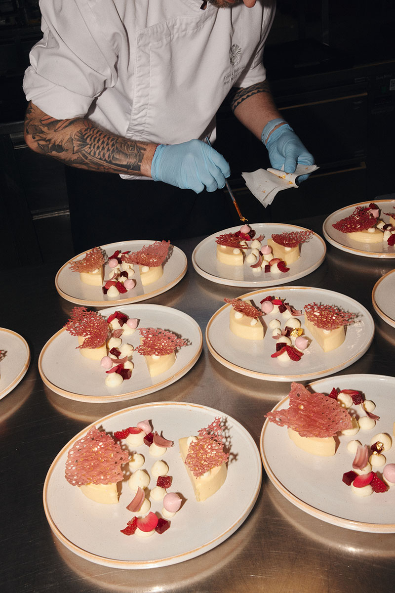 Head Pastry Chef Frédéric Housseau przygotował na tę okazję specjalny deser