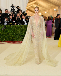 Rosie Huntington-Whiteley, Dia Dipasupil, Getty Images