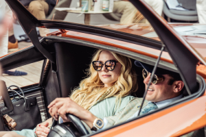Avril Lavigne wraz z narzeczonym, teksańskim magnatem Phillipem Sarofimem, w ich Lancii Stratos Zero., Fot. Błażej Żuławski