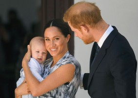 Archie Mountbatten-Windsor z rodzicami, wrzesień 2019., (Fot. Getty Images)