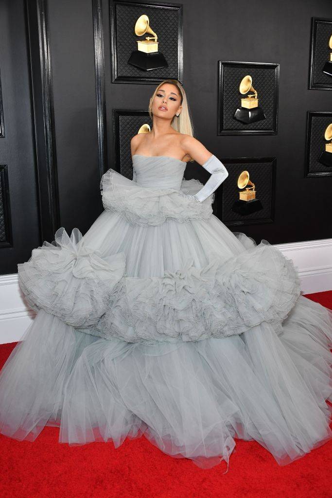 Ariana Grande w kreacji Giambattisa Valli, Fot. Getty Images