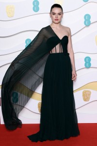 Daisy Ridley w sukni Oscar de la Renta, fot. David Fisher/BAFTA/Shutterstock