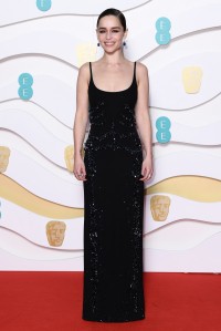 Emilia Clarke w sukience Schiaparelli, fot. David Fisher/BAFTA/Shutterstock