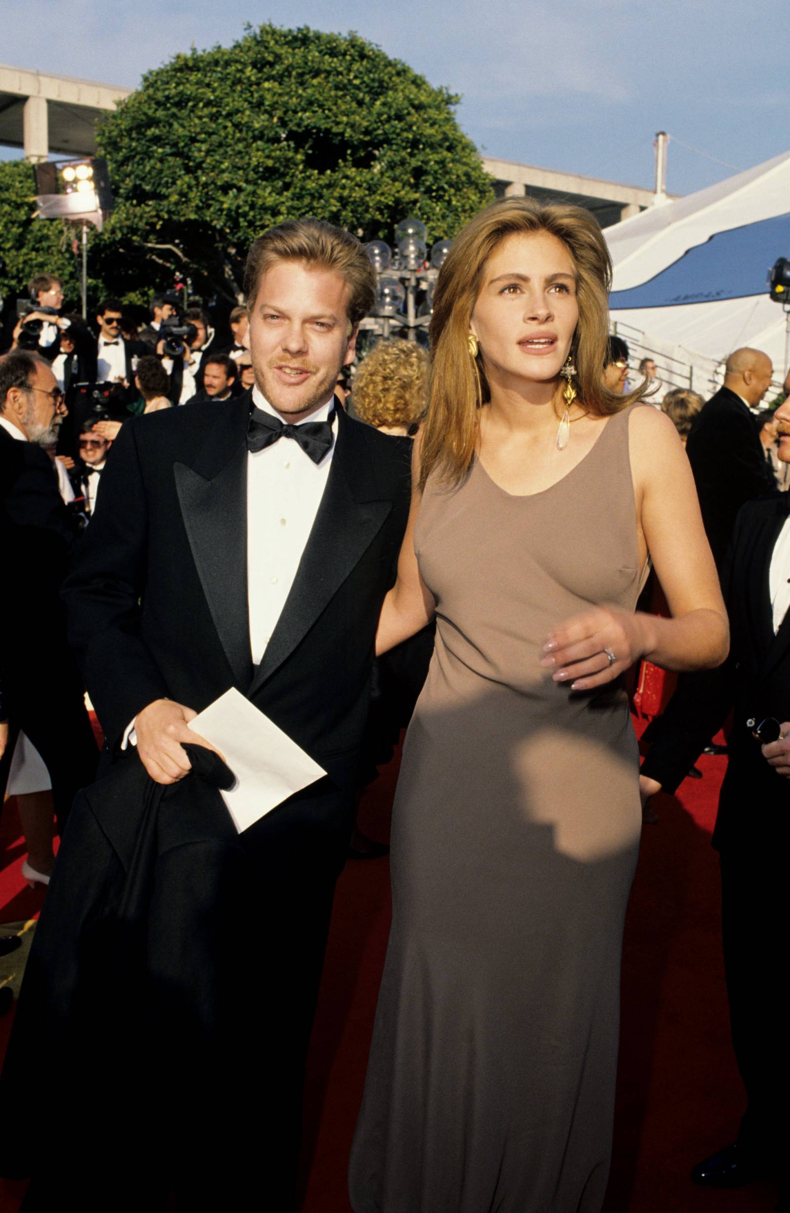Kiefer Sutherland i Julia Roberts, 1990 rok