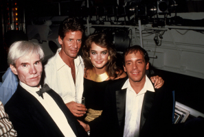 Andy Warhol, Calvin Klein, Brooke Shields i Steve Rubell , Fot. Robin Platzer, Getty Images