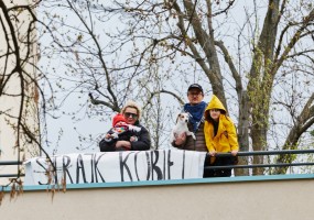 Zuza Krajewska i Michał Suchora z dziećmi, (Fot. Luka Łukasiak)