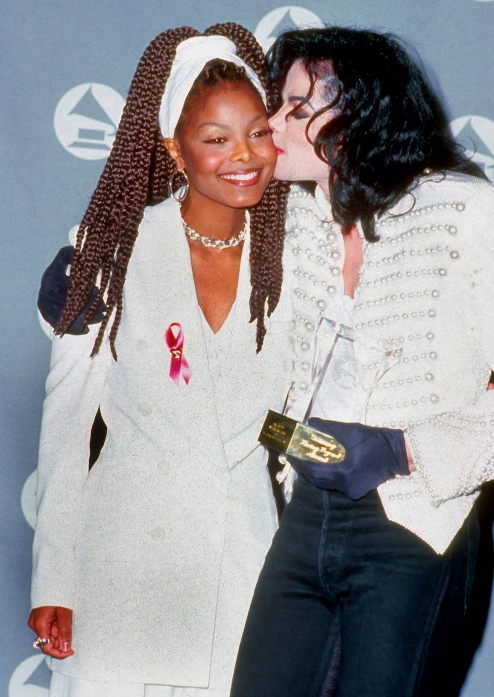 Z bratem, Michaelem na rozdaniu nagród Grammy w 1993 roku, Fot. Getty Images