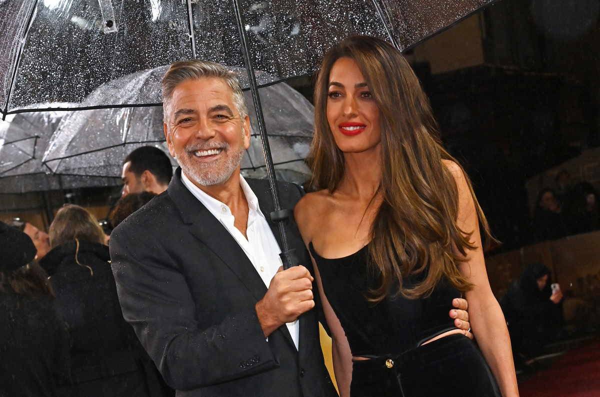 Amal i George Clooneyowie na czerwonym dywanie po raz kolejny postawili na klasyczną czerń. Ich stylizacje to dobra inspiracja na święta.