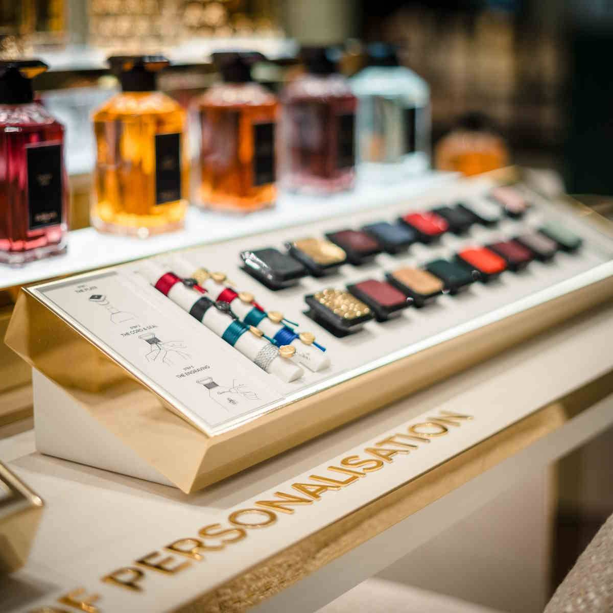 Butik marki Guerlain w Westfield Mokotów. W galerii handlowej Westfield Mokotów w Warszawie powstał flagowy butik francuskiej marki Guerlain.