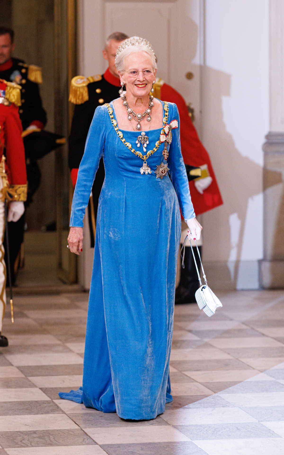 Koronacja duńskiego księcia Fryderyka i księżnej Marii. Duńska królowa Małgorzata II ogłosiła abdykację. Oto wszystko, co wiemy na temat przekazania korony księciu Fryderykowi i jego żonie, księżnej Marii.