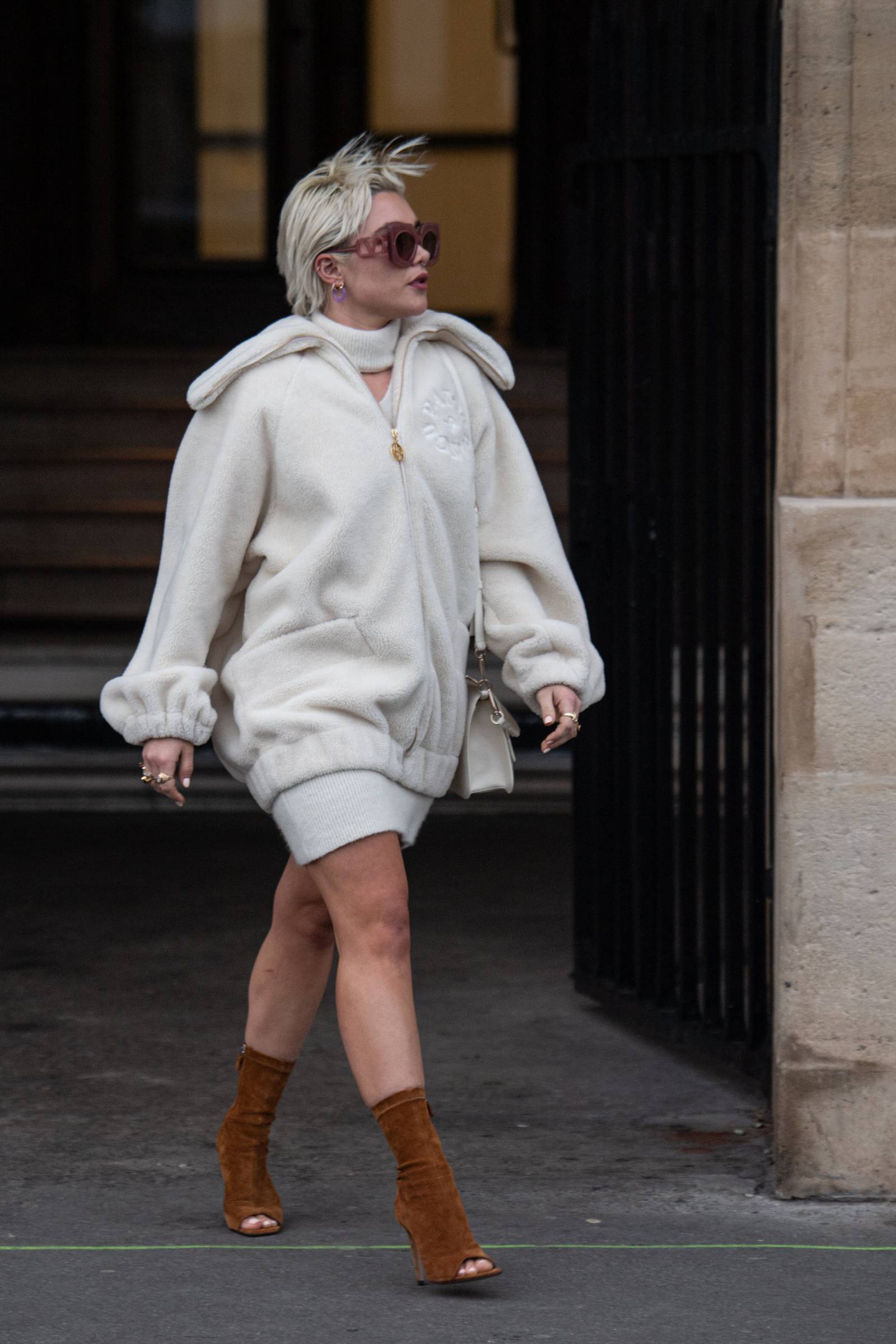 Florence Pugh w botkach z odkrytymi palcami (Fot. Getty Images)