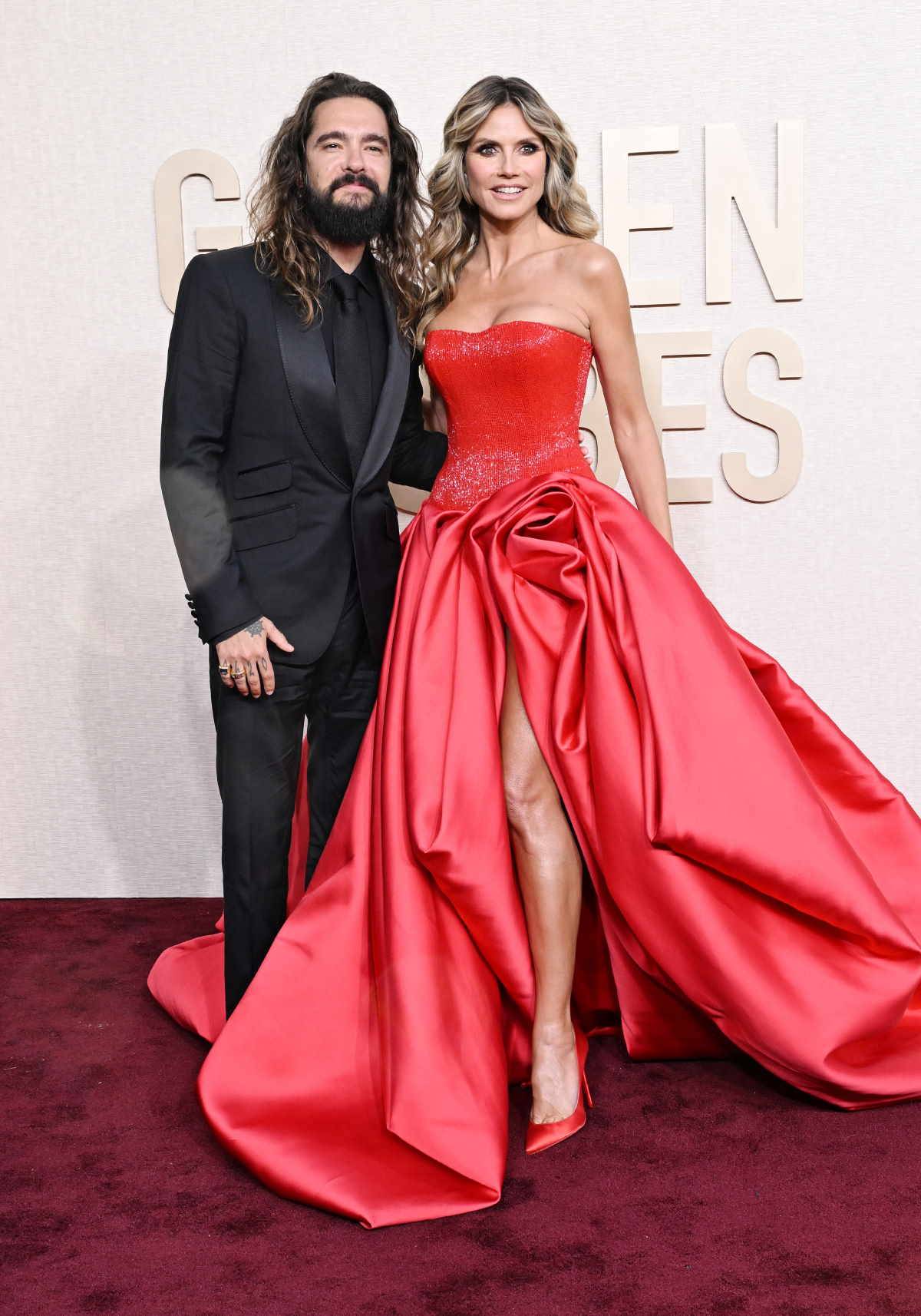 Sławne pary z showbiznesu, które dzieli duża różnica wieku. Miłość jest ślepa, także na metrykę. Oto 10 gwiazdorskich par, którym udało się stworzyć zgodny związek mimo dużej różnicy wieku. Tom Kaulitz i Heidi Klum 