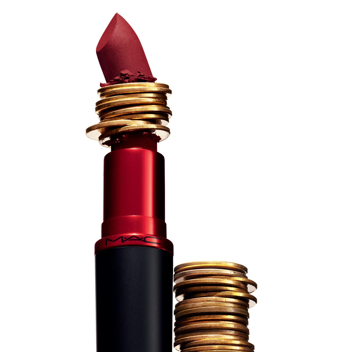 MAC Cosmetics rozszerza akcję charytatywną MAC Viva Glam. MAC od trzech dekad wspiera osoby żyjące z HIV/AIDS. W tym roku marka rozszerza swoje działania, by walczyć o równość dla wszystkich.
