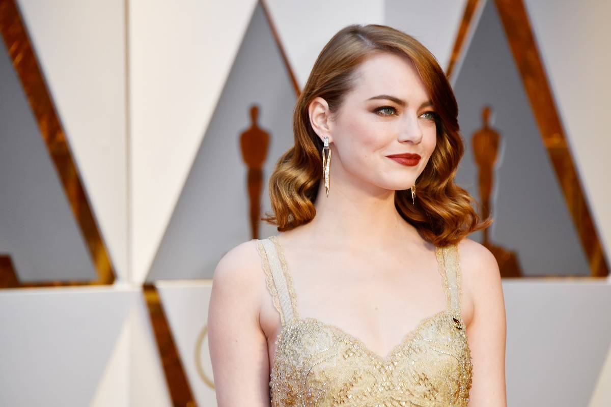 Emma Stone 6 listopada 2023 roku świętuje 35. urodziny. Z tej okazji przypominamy najpiękniejsze kreacje aktorki z czerwonego dywanu. 