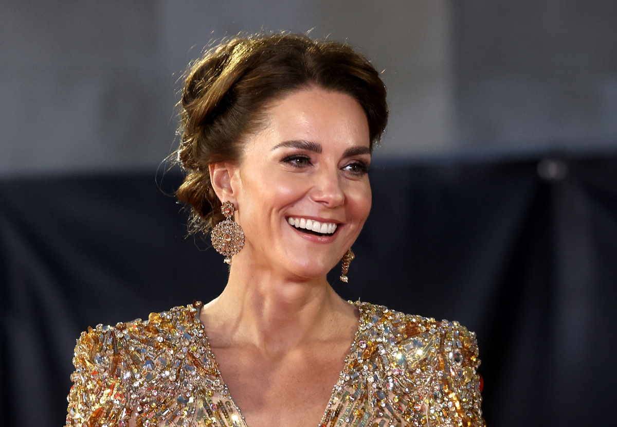 Najpiękniejsze sukienki z cekinami księżnej Kate. 9 stycznia 2024 roku księżna Kate świętuje 42. urodziny. Z tej okazji przypominamy sukienki z cekinami, w których błyszczała przyszła królowa Wielkiej Brytanii.