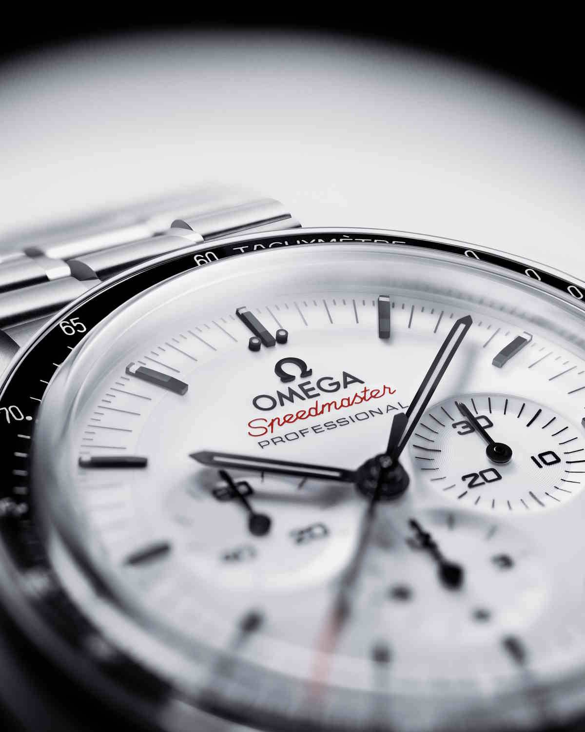 Nowy model kultowego zegarka Omega Moonwatch Speedmaster. Po prototypie ALASKA I, który nosili uczestnicy misji Apollo 13, przyszła kolej na zegarek Jamesa Bonda gotowy na najtrudniejszą misję, nawet księżycową.