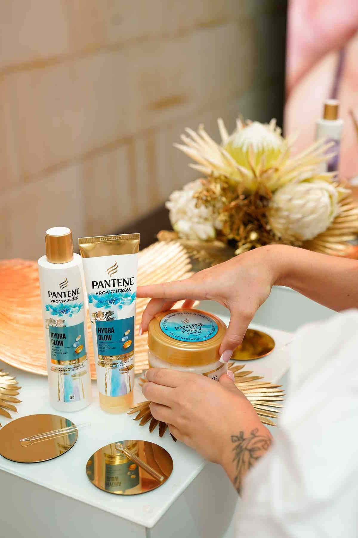 Marka kosmetyków do włosów Pantene Pro-V przedstawia kolekcję Miracles, w której skład wchodzą cztery linie produktowe idealne na lato.