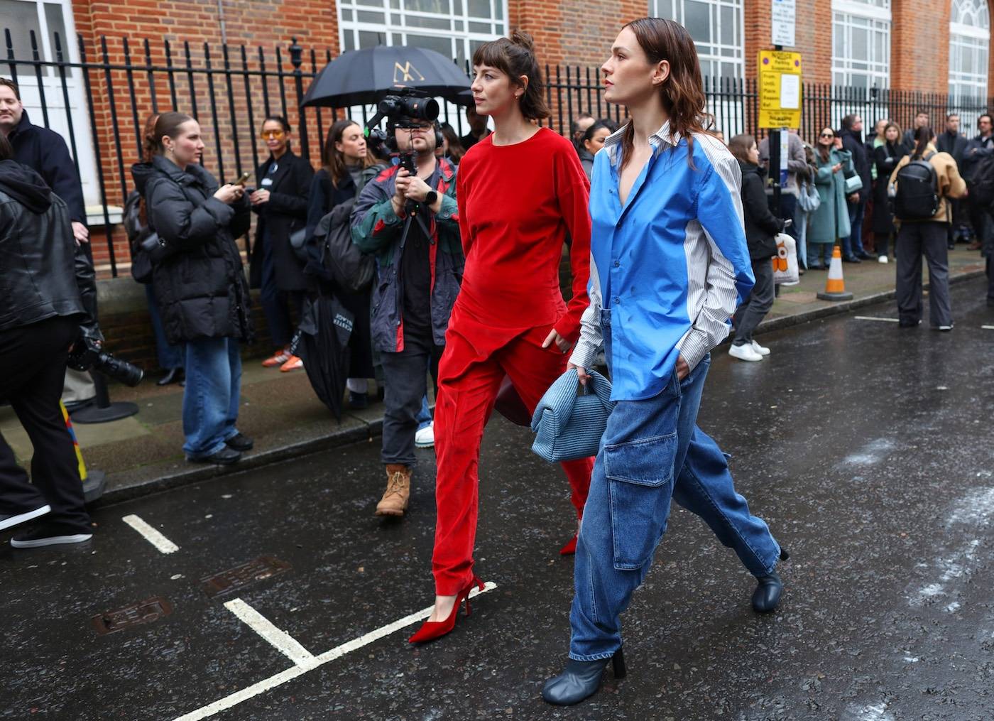 Street style na tygodniu mody w Londynie jesień-zima 2024-2025 (Fot. Phil Oh / @mrstreetpeeper)