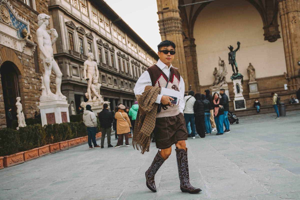 Street style z tygodnia mody męskiej Pitti Uomo jesień-zima 2024. W trakcie Pitti Immagine Uomo Florencja zamieniają się w miejsce obfitujące w modowe inspiracje, pełne minimalizmu, awangardy i propozycji w stylu retro.