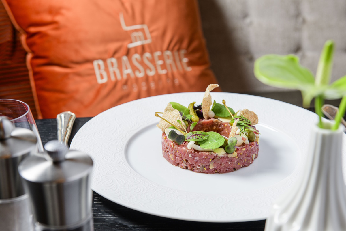 Sofitel Warsaw Victoria przedstawia ofertę bożonarodzeniową. Co zaserwuje restauracja La Brasserie Moderne na wigilijną kolację?