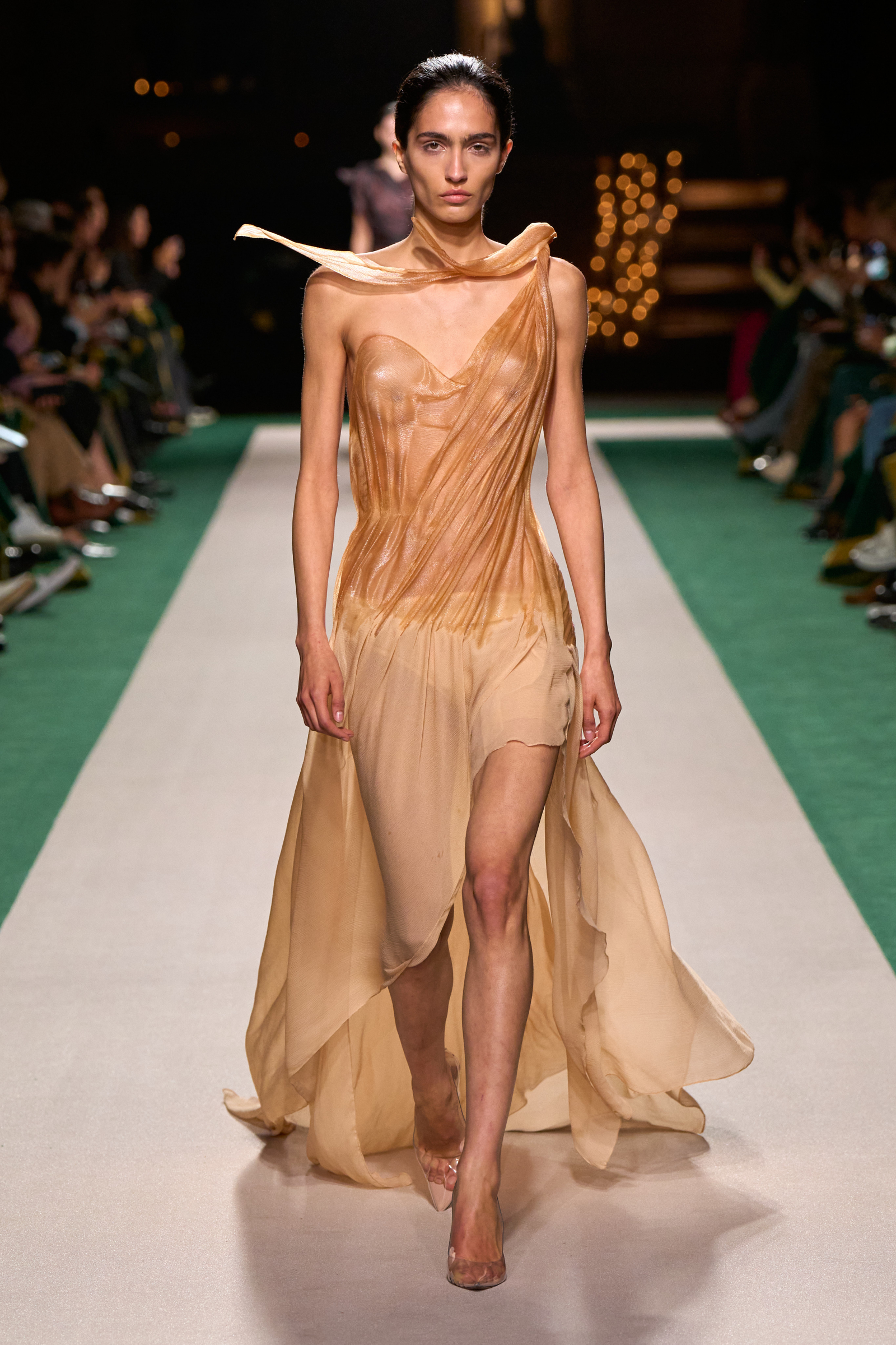 Victoria Beckham wiosna-lato 2025 / (Fot. Materiały prasowe)