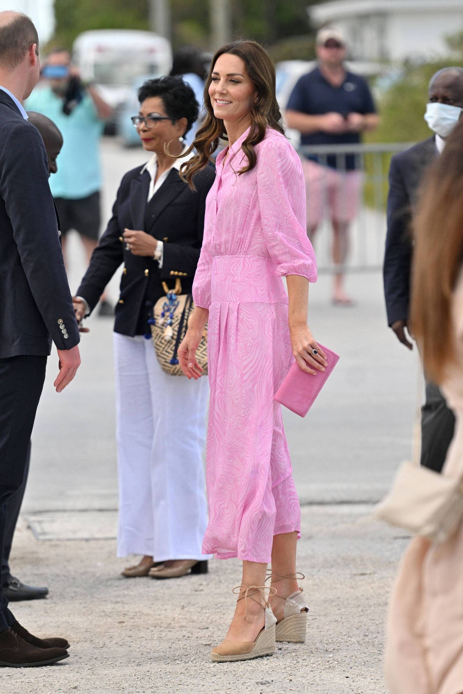Kate Middleton ma w swojej szafie szeroki wybór espadryli (Fot. Getty Images)
