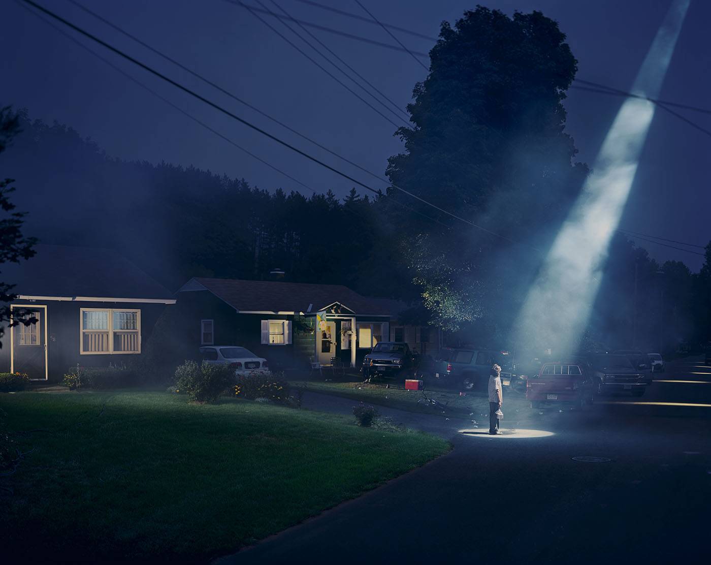 Gregory Crewdson, Untitled from the series: Twilight, 1998-2002 (ALBERTINA, Wien. Permanent loan - Kerry Propper, Art Invest II LLC © Gregory Crewdson)