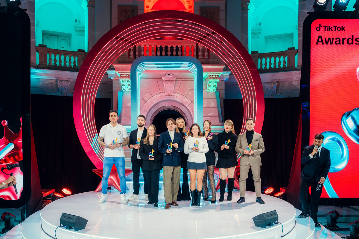 Zwycięzcy TikTok Awards Polska: Natalia Sisik, Marcin Kruszewski, Doda, Nicole Węcławiak. TikTok to miejsce, gdzie rodzą się zjawiska kulturowe. W pierwszej polskiej edycji TikTok Awards Polska wybrano zwycięzców w 10 kategoriach.