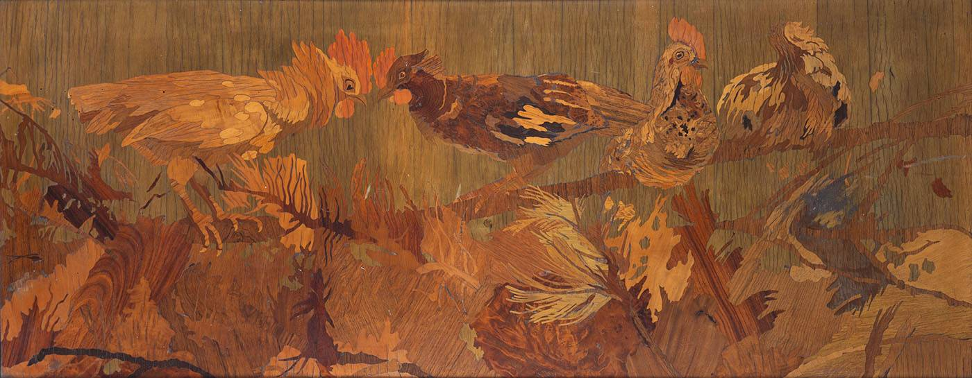 Natalia Bobrowna, Koguty, wg. Apoloniusza Kędzierskiego, Zakład Inkrustacji i Mozaiki Natalji Bober, Warszawa, pomiędzy 1906-1909, intarsja barwiona, drewno, kolekcja Cezarego Lisowskiego | Fundacja Archiwa Designu, (fot. Paweł Bobrowski)