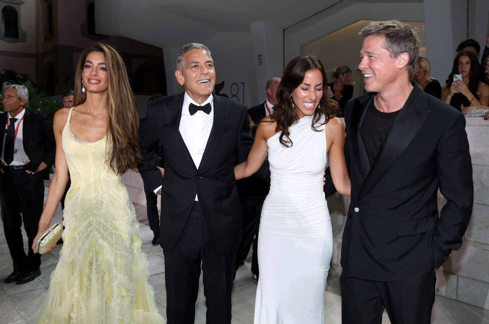 Amal Clooney i George Clooney oraz Ines de Ramon i Brad Pitt (Fot. Pascal Le Segretain / Getty Images)