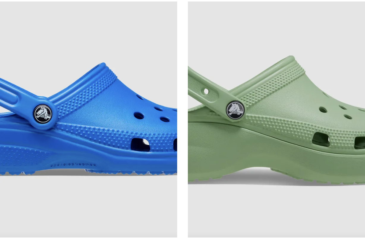 Crocs Classic w kolorze niebieskim, zielone chodaki na platformie marki Crocs (Fot. Materiały prasowe)