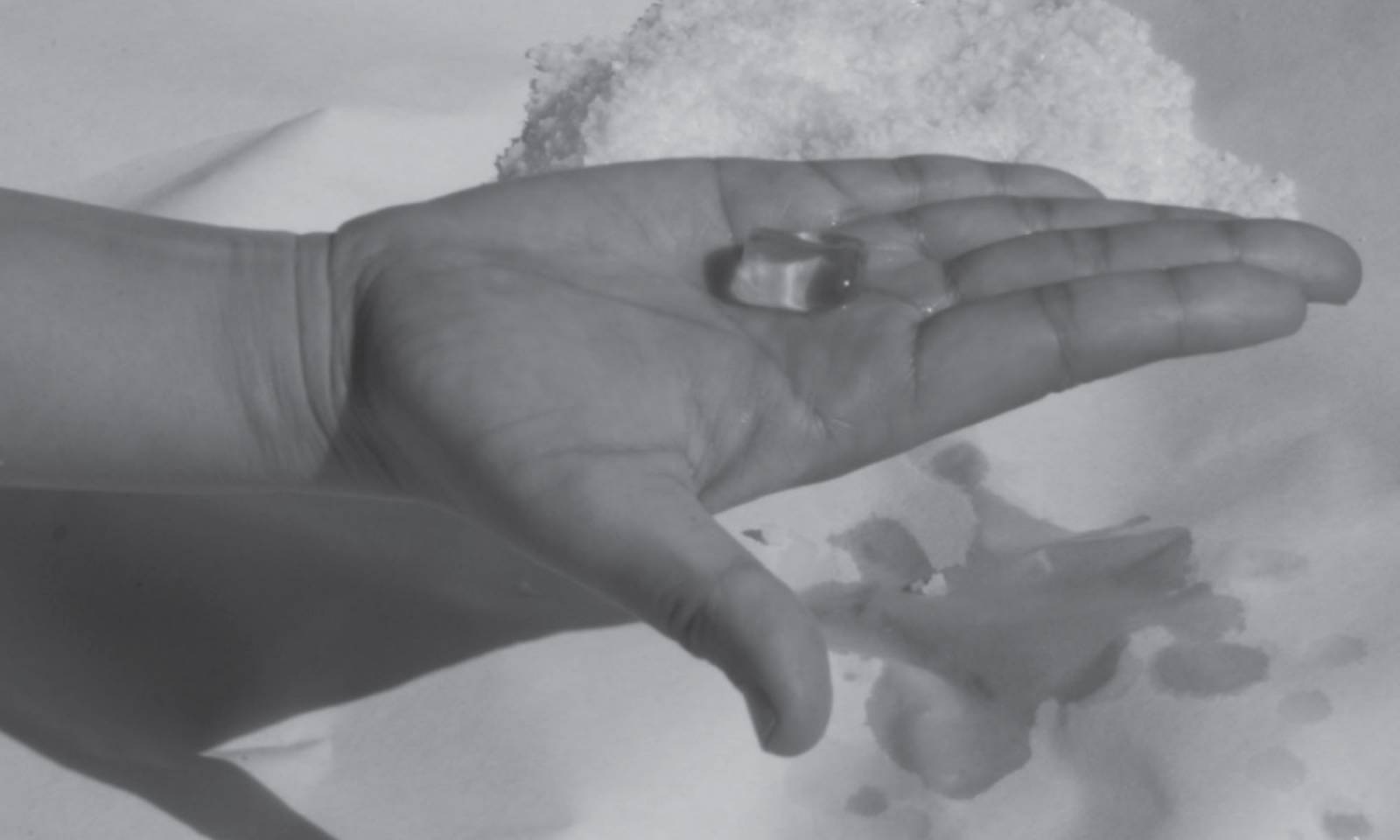 Han Kang, „Pebble Salt Ice”, performans, 2017 (Fot. Materiały prasowe)
