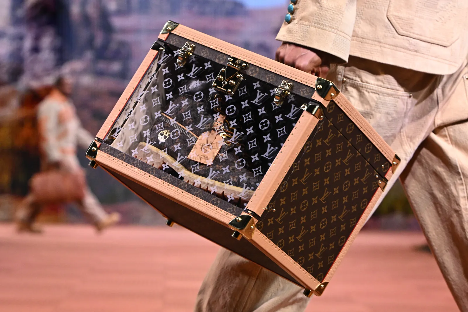 Louis Vuitton jesień-zima 2024/25 (Fot. Stephane Cardinale - Corbis/Getty Images)