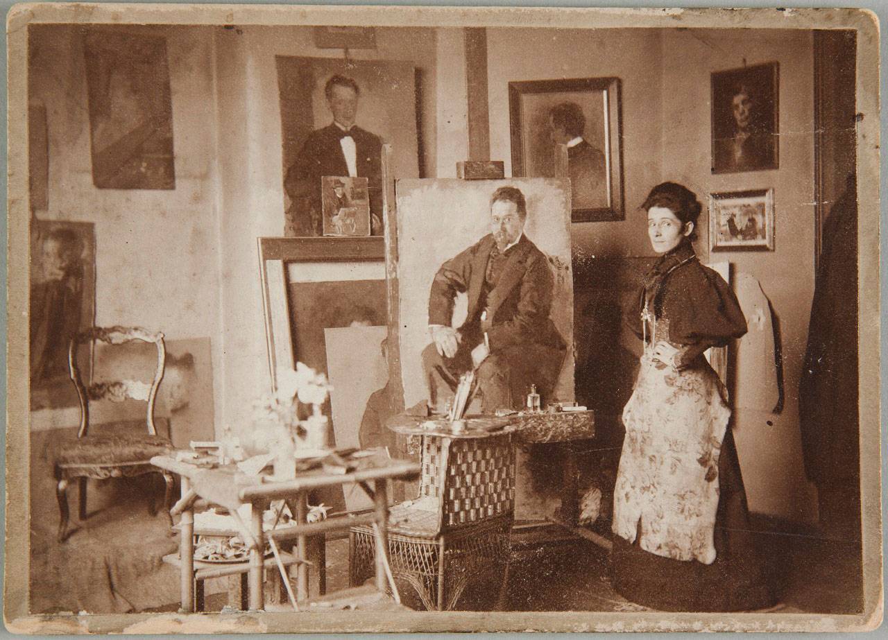 Olga Boznańska w pracowni w Monachium, ok. 1896 (archiwum Muzeum Narodowego w Krakowie)