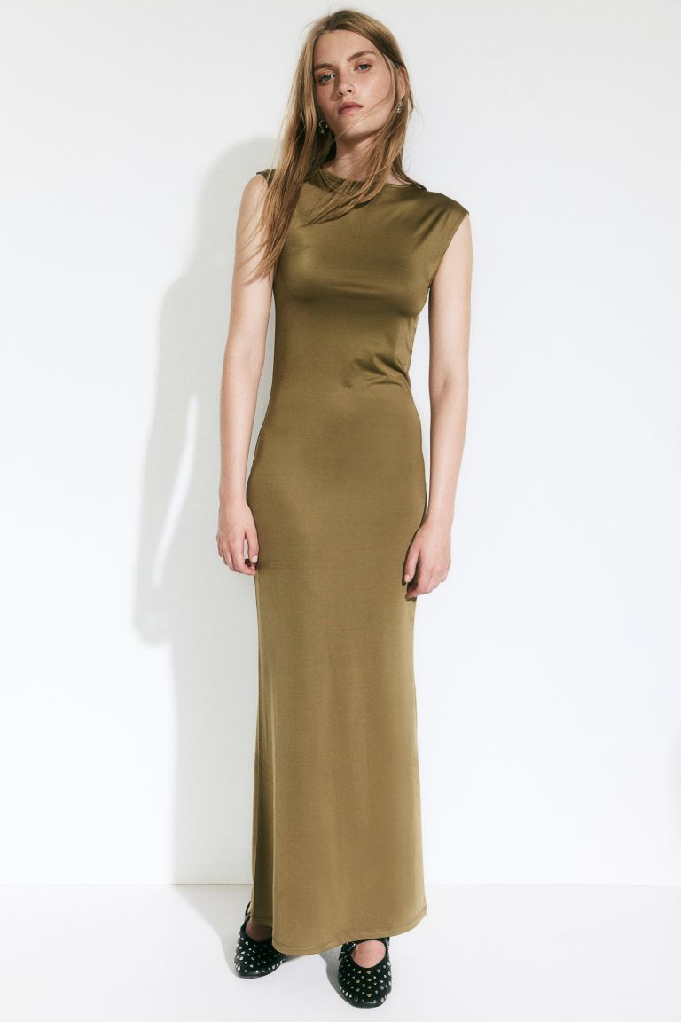 Sukienka H&M, 79,99 zł (Fot. Materiały prasowe)