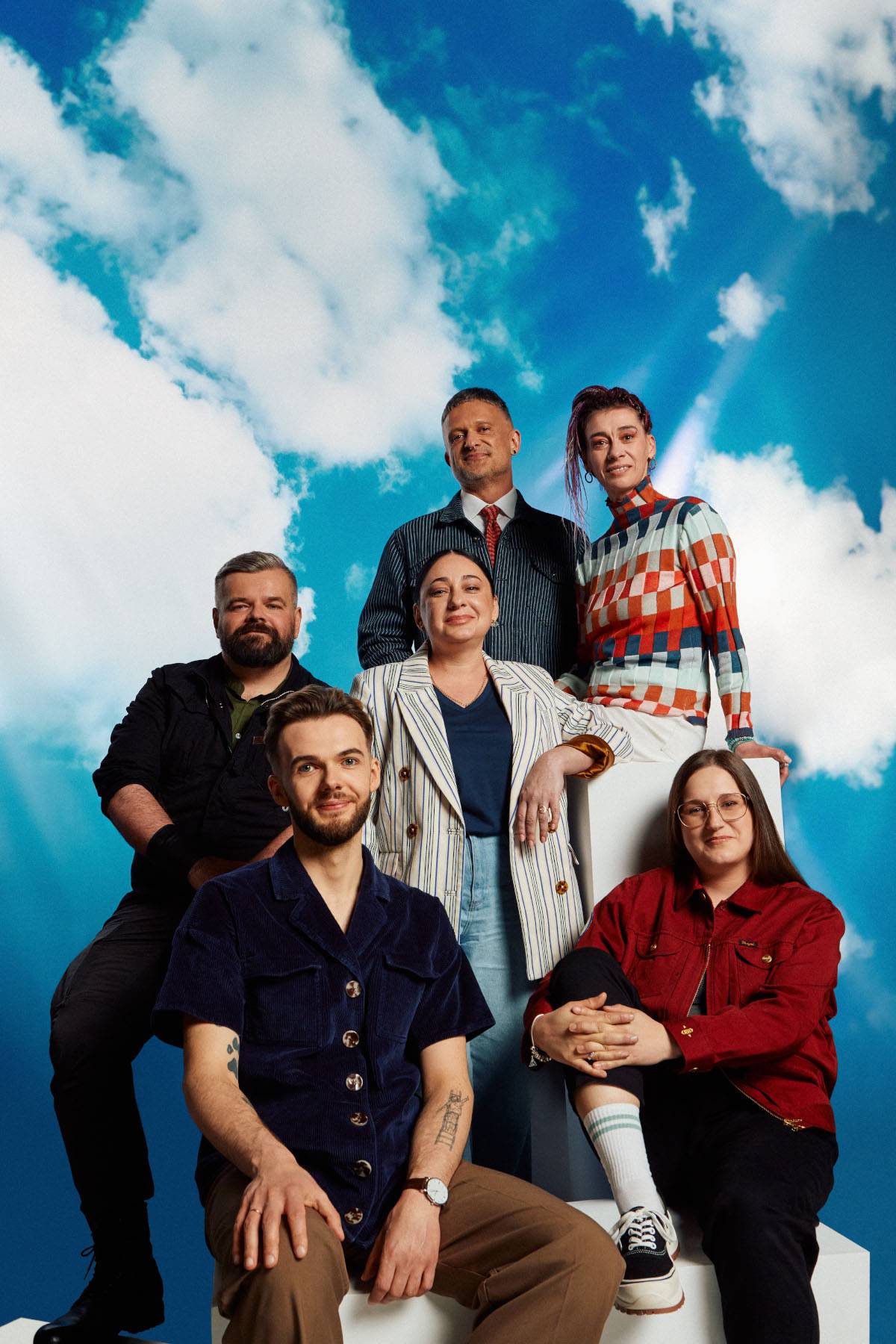 Bohaterki i bohaterowie kampanii „Żyję z HIV”. Od lewej od dołu: Tomek, Magda, Tom, Tatiana, Grzesiek i Ania (Fot. Krystian Lipiec)