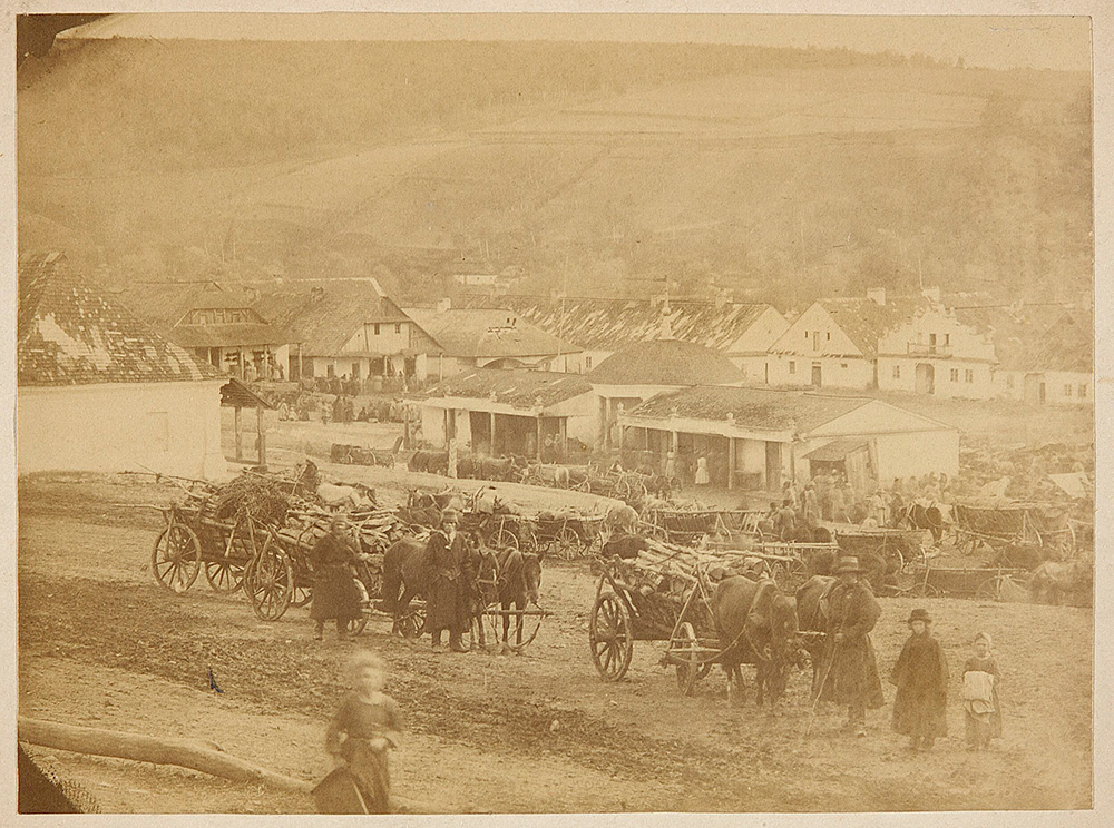Podole. Jarmark w miasteczku, fotograf nieznany, fotografia z kolekcji Józefa Brandta, wykorzystana przy malowaniu obrazu Targ na Rusi w miasteczku Strusowie z 1872, fot. Muzeum Narodowe w Warszawie