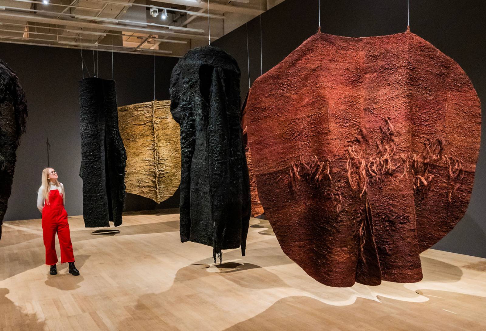 Fot. Prace Magdaleny Abakanowicz na wystawie w Tate Modern. Fot. East News