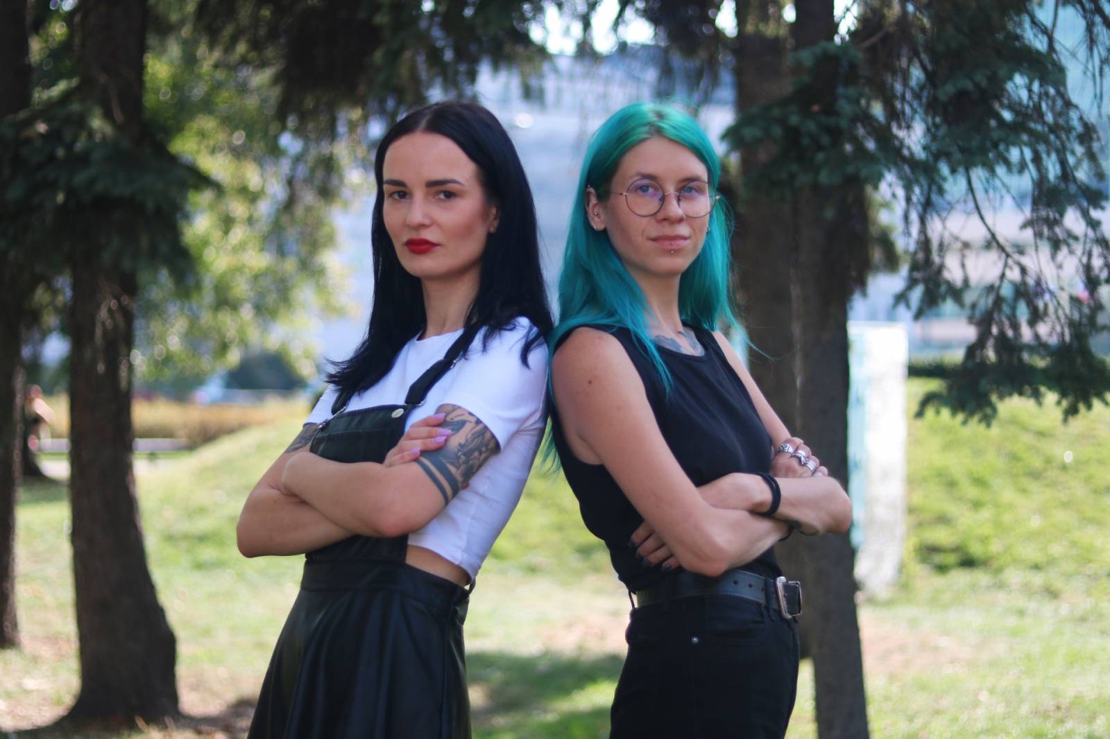 Patrycja Wieczorkiewicz i Aleksandra Herzyk, autorki książki „Przegryw” (Fot. Laura Bielak)