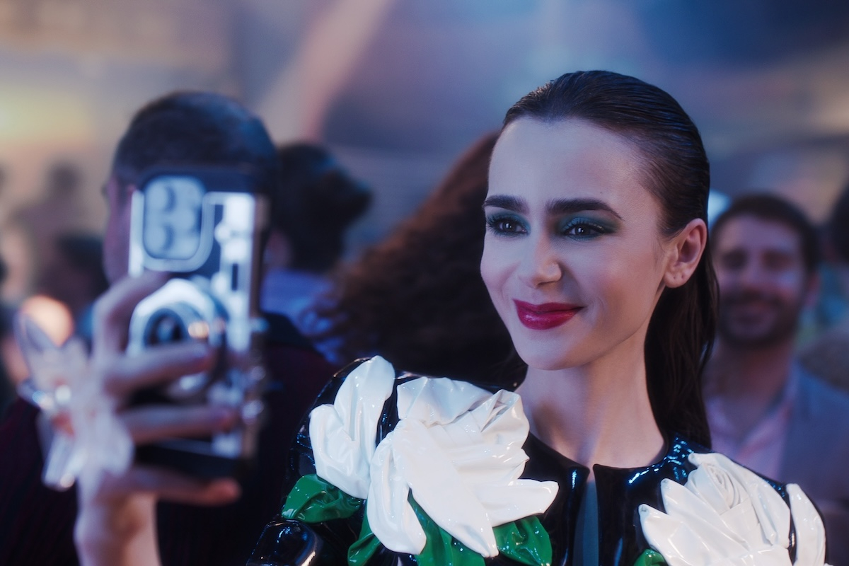 Lily Collins, Lucas Bravo, Philippine Leroy-Beaulieu o czwartym sezonie serialu „Emily w Paryżu” na Netflixie (Fot. materiały prasowe)