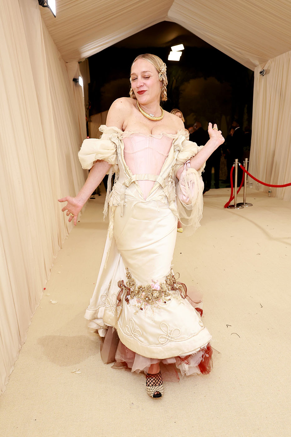 Chloë Sevigny na MET Gali w 2024 roku (Fot. Arturo Holmes/MG24/Getty Images for The Met Museum/Vogue)