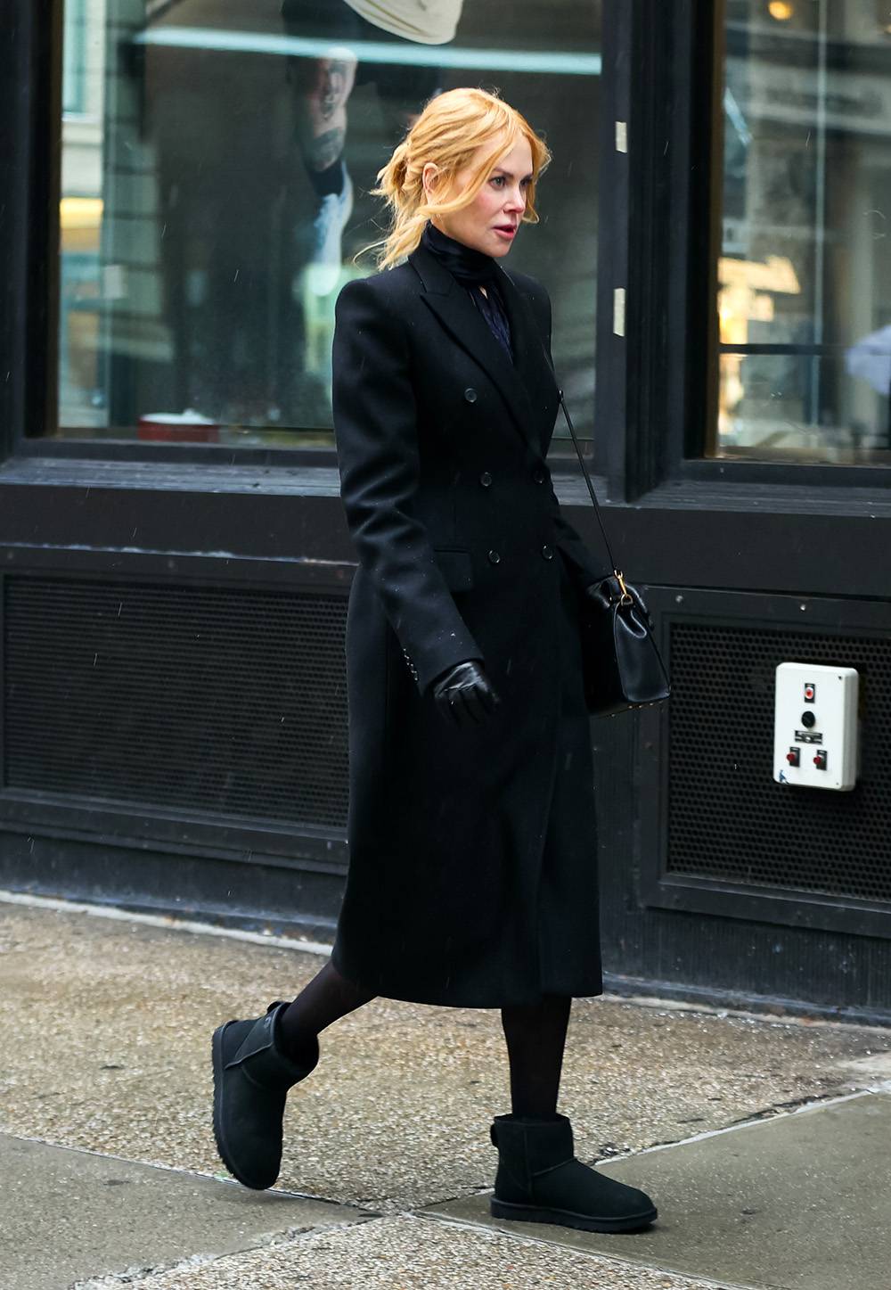 Po flagowy produkt marki Ugg Australia Nicole Kidman sięga często podczas pracy na planach filmowych, Fot. Getty Images