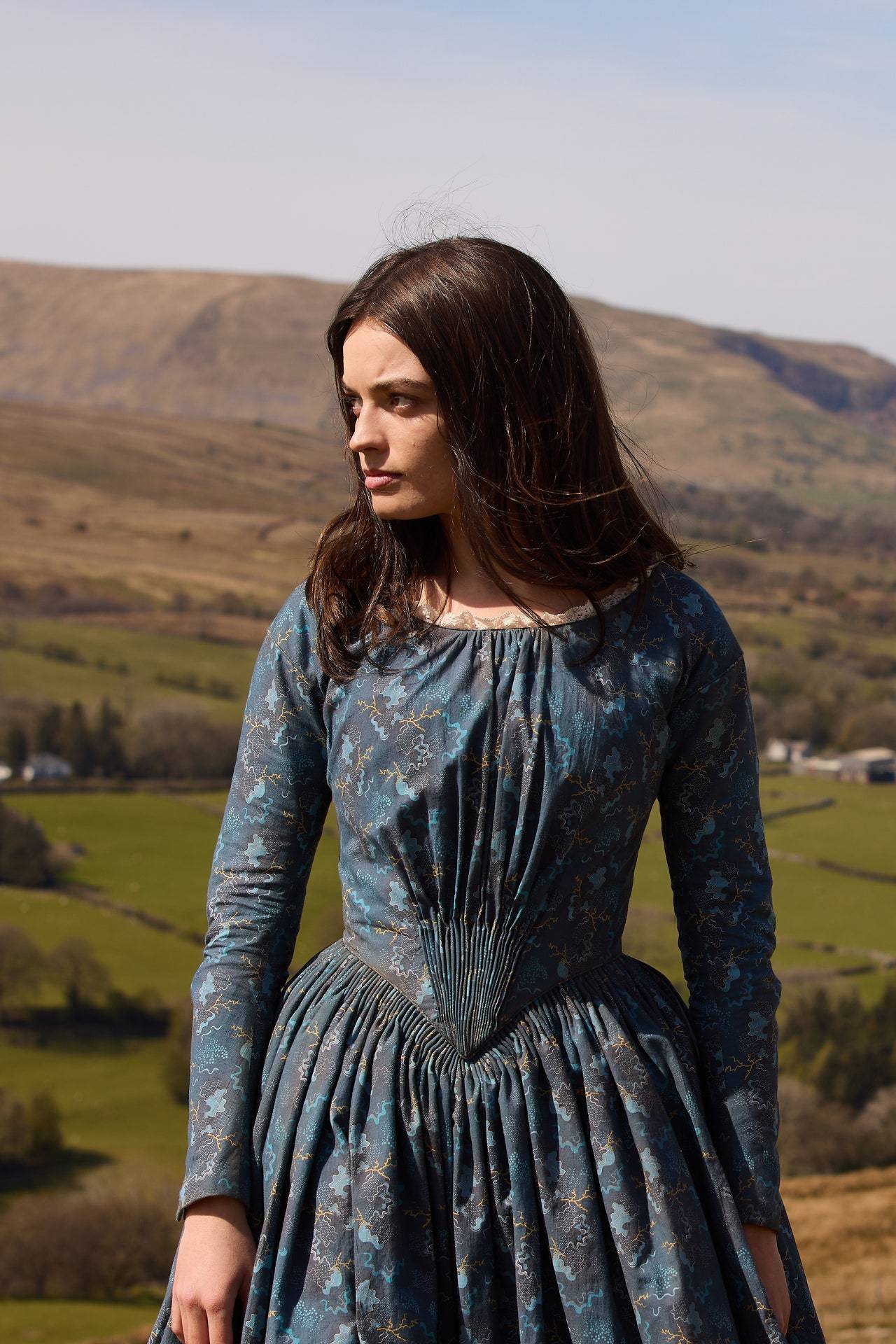 Emma Mackey jako Emily Brontë w filmie„Emily” (Fot. materiały prasowe)