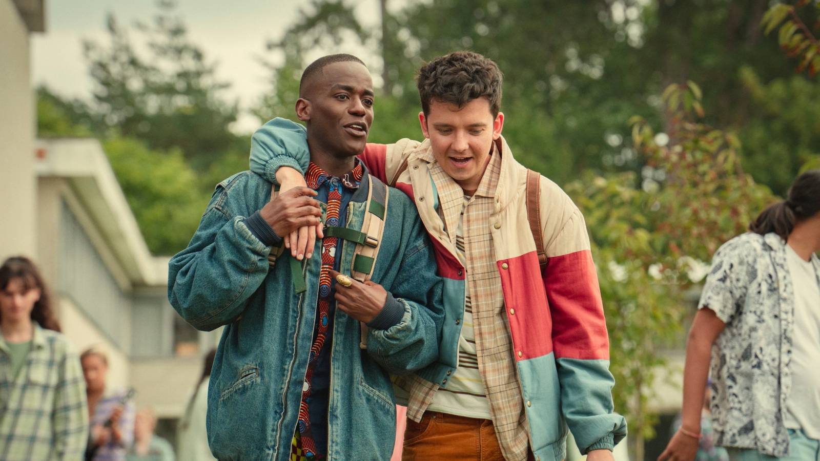 W ostatnim sezonie „Sex Education” na platformie Netflix bohaterowie żegnają się z młodością (Fot. materiały prasowe)