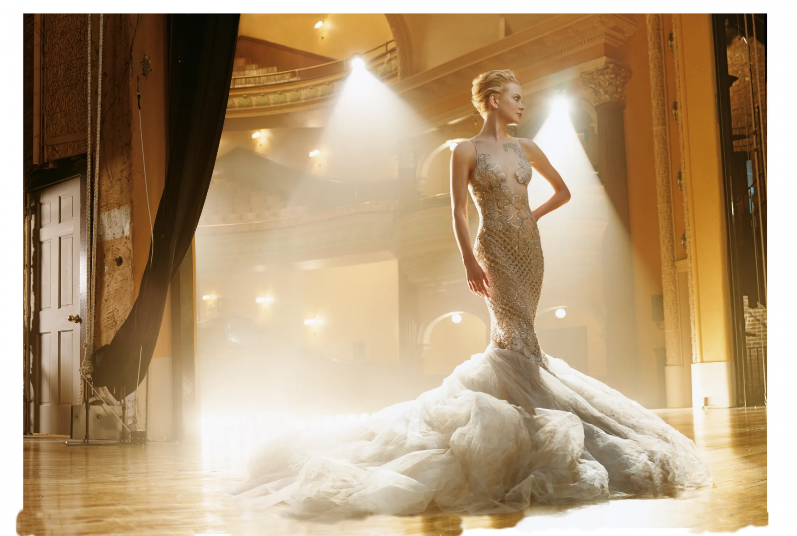 Nicole Kidman w Atelier Versace. (Fot. Annie Leibovitz, „Vogue”, wrzesień 2003)