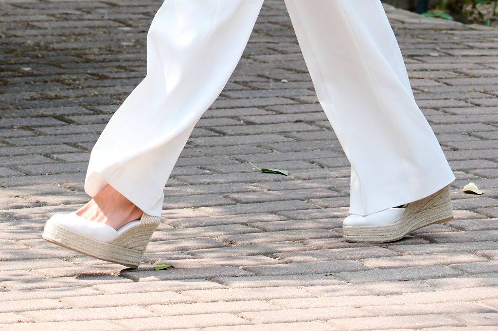 Królowa Letycja w espadrylach (Fot. Getty Images)