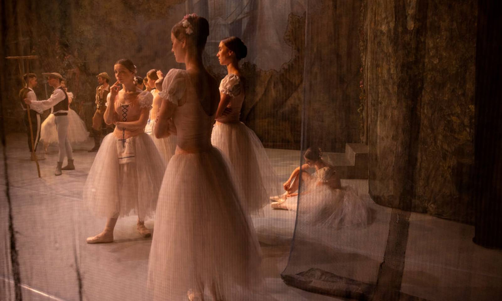 10 czerwca. Opera Narodowa we Lwowie. Baletnice przed wznowionymi występami. Fot. Getty Images